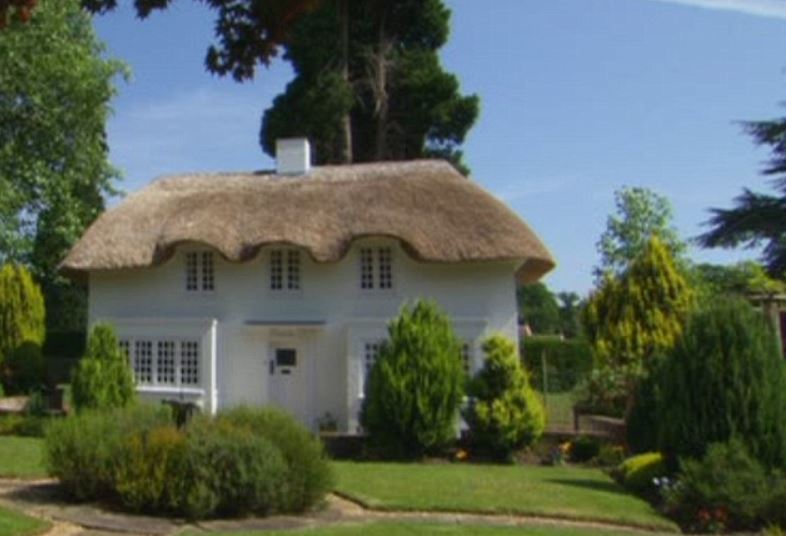 The Royal Lodge even has a mini-cottage in its grounds