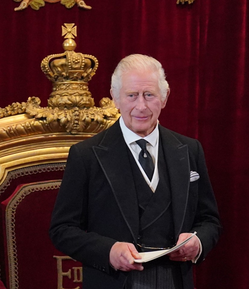 King Charles signs the Oath related to the security of the Church of Scotland