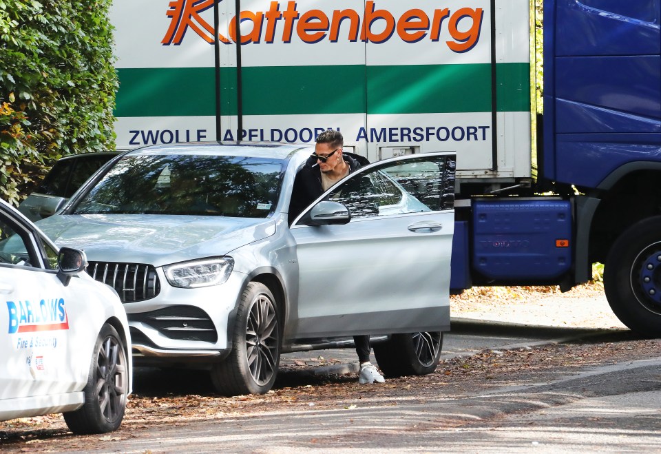 Manchester United star Antony had help from a van all the way from the Netherlands