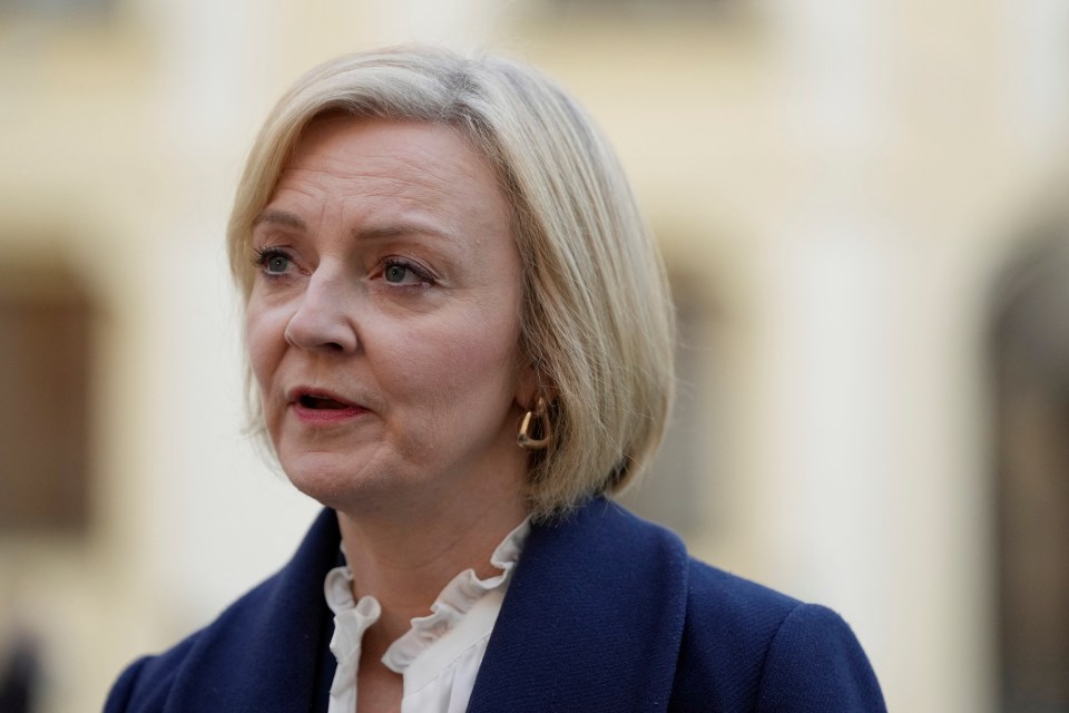 Liz Truss is preparing to give ground on more visas for Indian business people and students to get the deal over the line