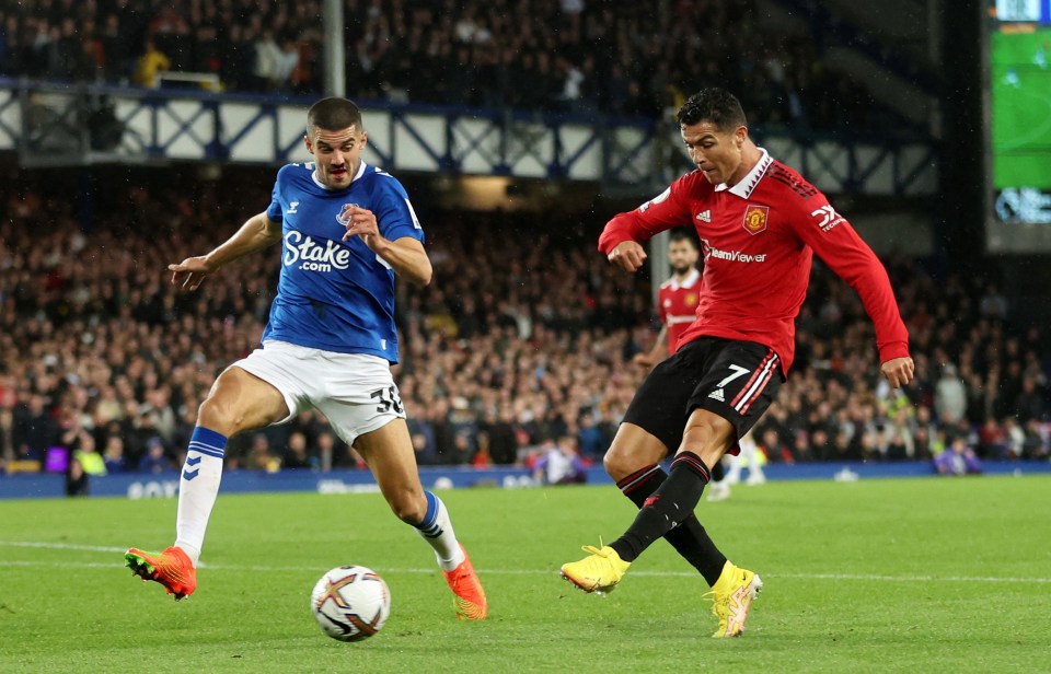 Sub Cristiano Ronaldo shows his ageless composure to make it 2-1 to Man Utd