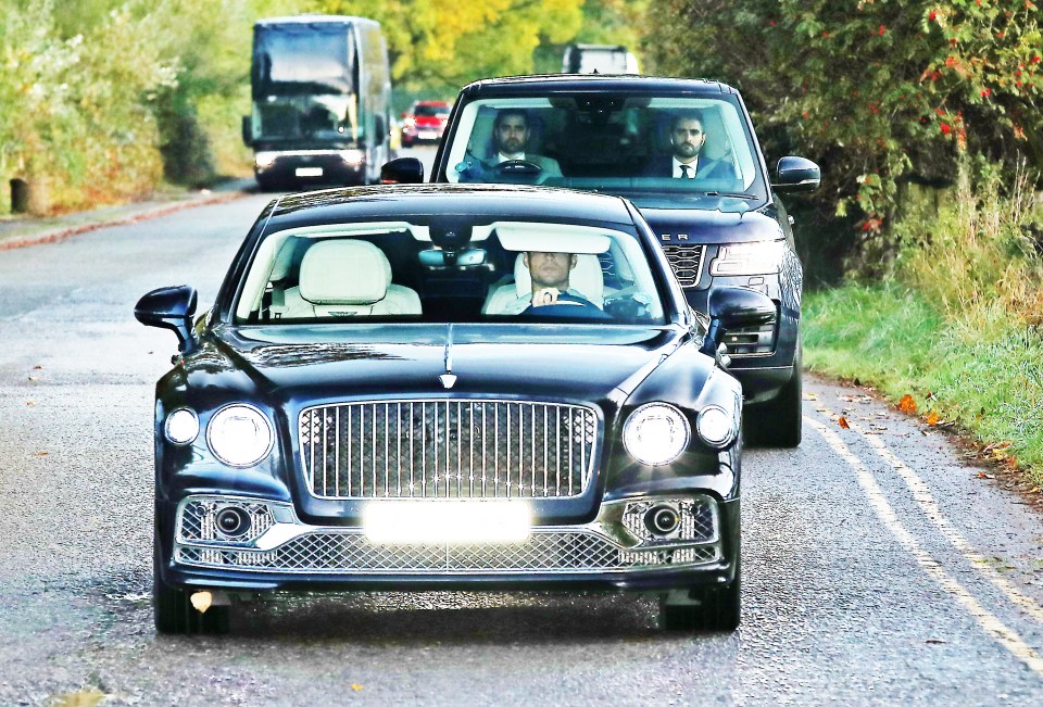 The Bentley Flying Spur was followed by Ronaldo’s security guards