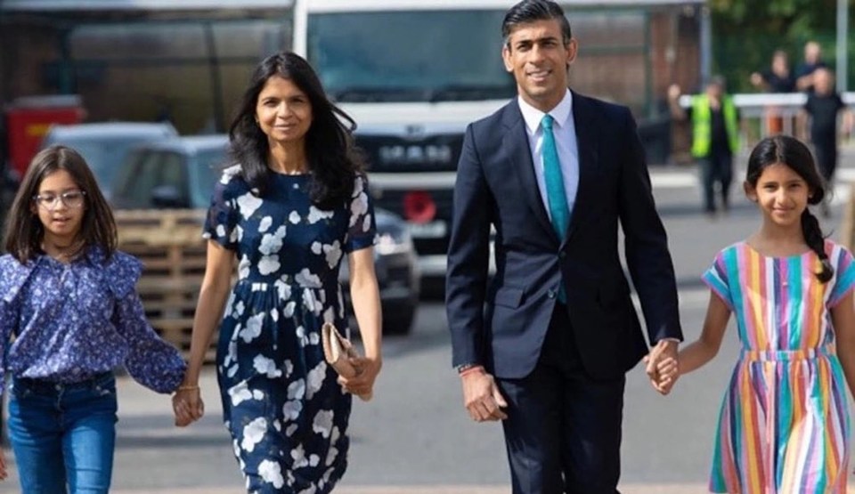 New PM Rishi Sunak with his wife Akshata Murthy and their two daughters Krishna and Anoushka