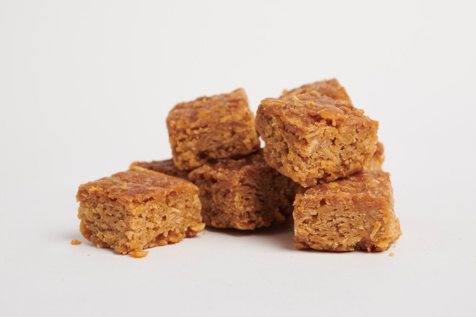 These Toffee Apple Flapjacks are nice if you fancy something sweet but not too big