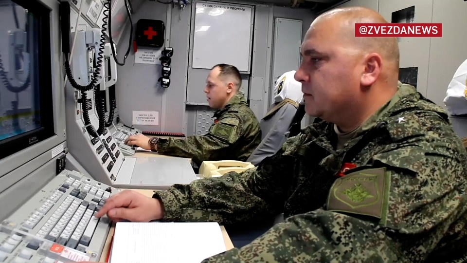 Russian military personnel in the missile control