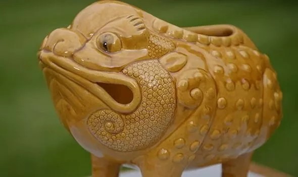 His 'ugly' 18th-century ceramic toad could fetch a pretty penny at auction