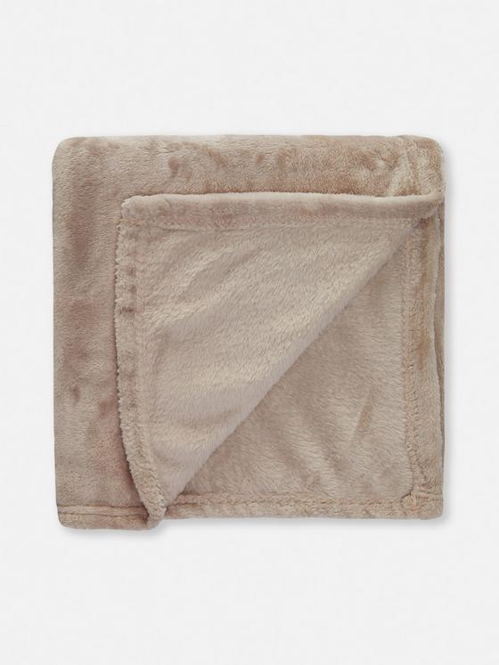 Primark's Faux Fur Throw Blanket