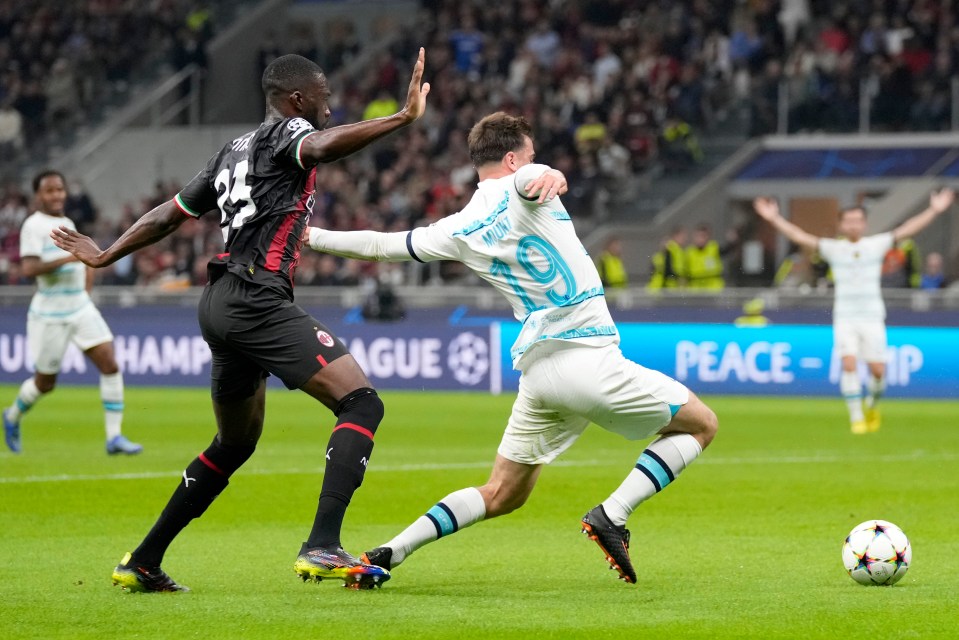 Fikayo Tomori was controversially sent off for a foul on Mason Mount