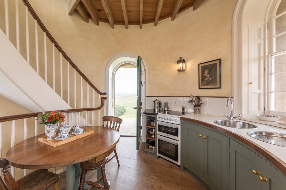 The kitchen has an electric hob and an oven and dogs are permitted to stay too