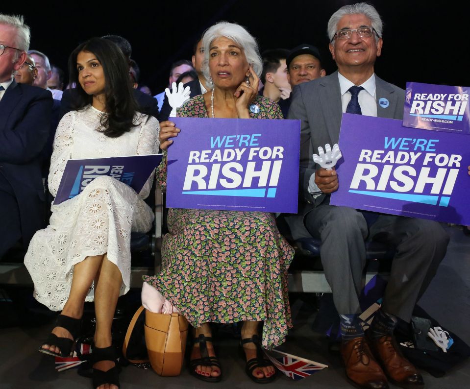 Sunak's wife Akshata Murthy sits with his parents, Usha & Yashvir, at a hustings event