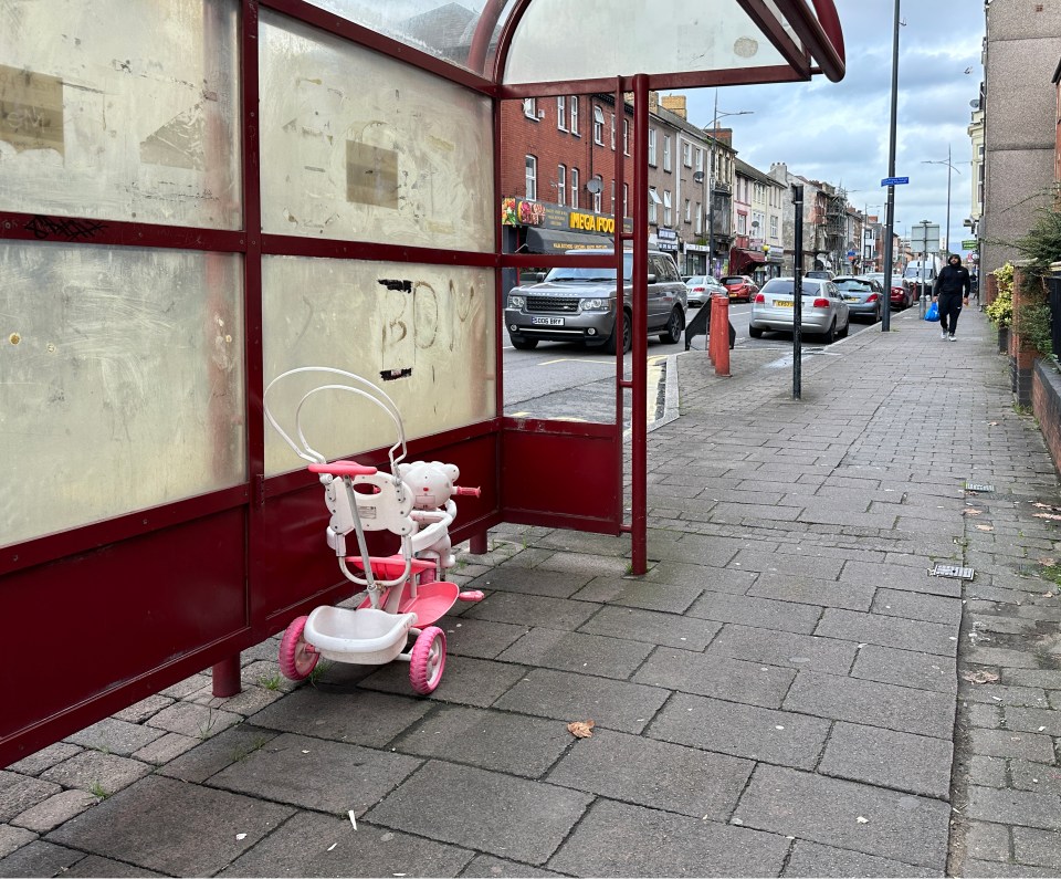 People often abandon their possessions by the roads