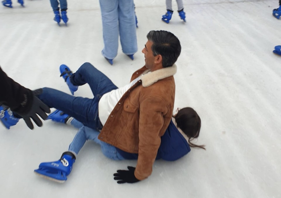 Sunak ice skating with his daughters