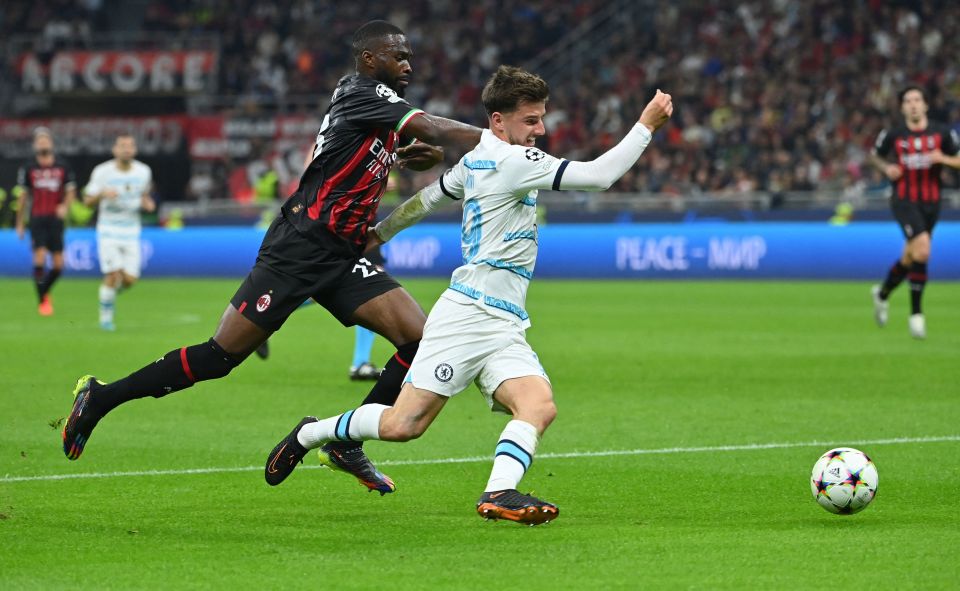 Fikayo Tomori dragged Mason Mount to the ground and got sent off