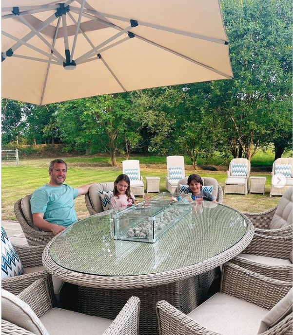 The garden has a huge outdoor dining space