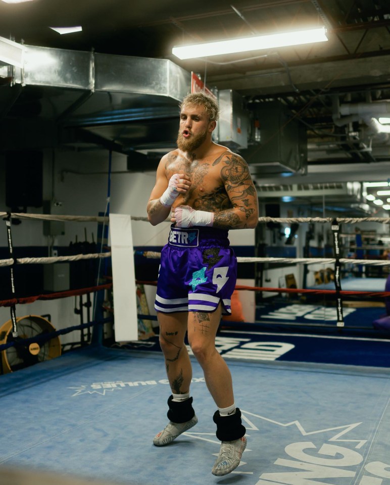 Jake Paul training for his fight against Anderson Silva