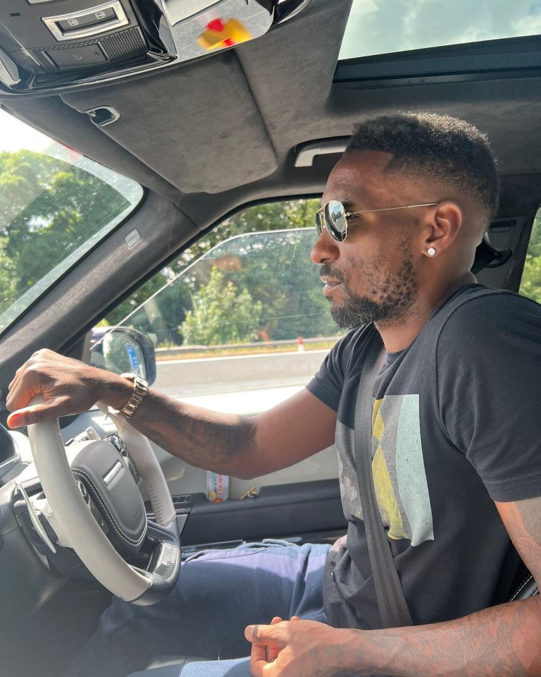 Jermain asked the 40-year-old mum for a romp in his Range Rover