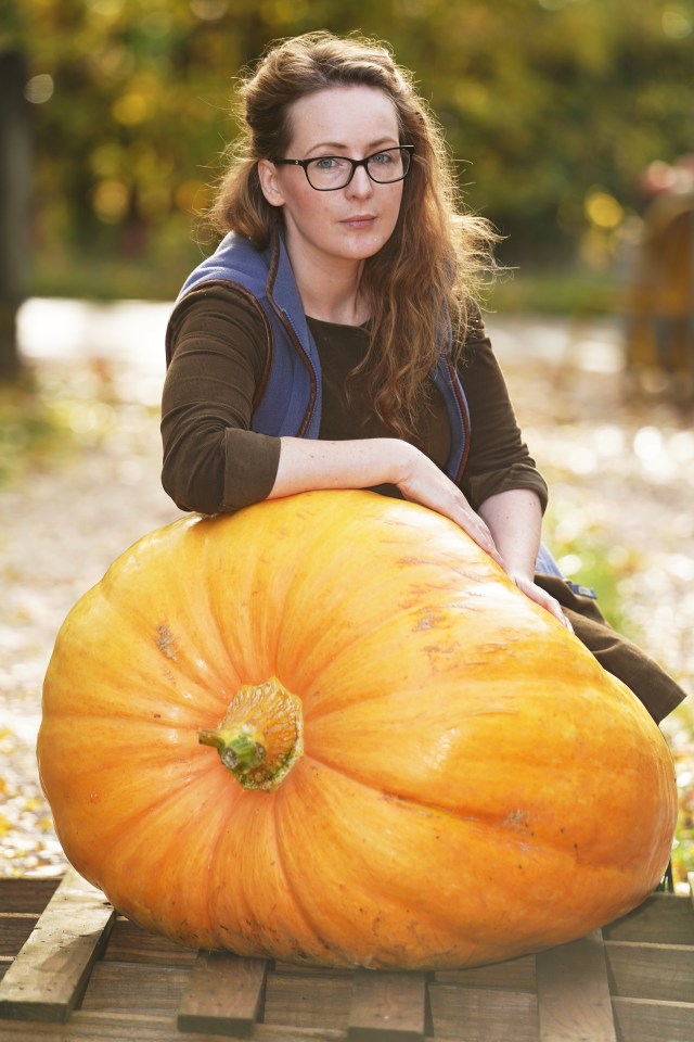 The mum, 38, thwarted the attempts of thieves to steal her 80kg pumpkin