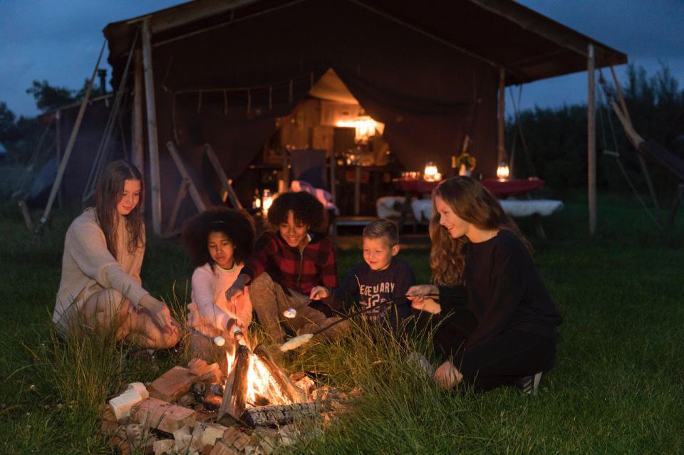 Kids will love watching the cows being milked, collecting eggs and petting animals, plus they can romp around the glamping site to their delight