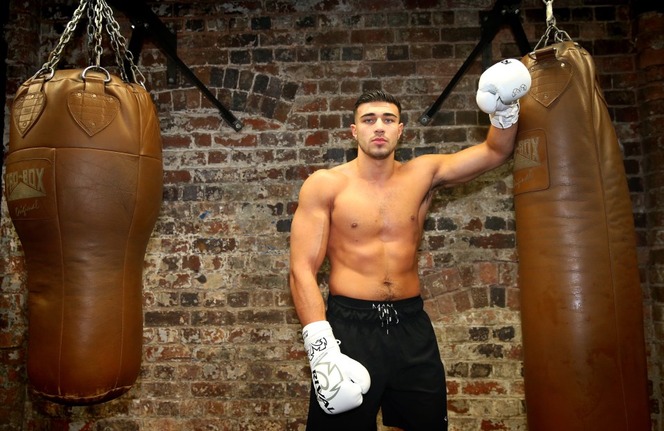 Tommy Fury has offered to fight Jake Paul and KSI on the same night