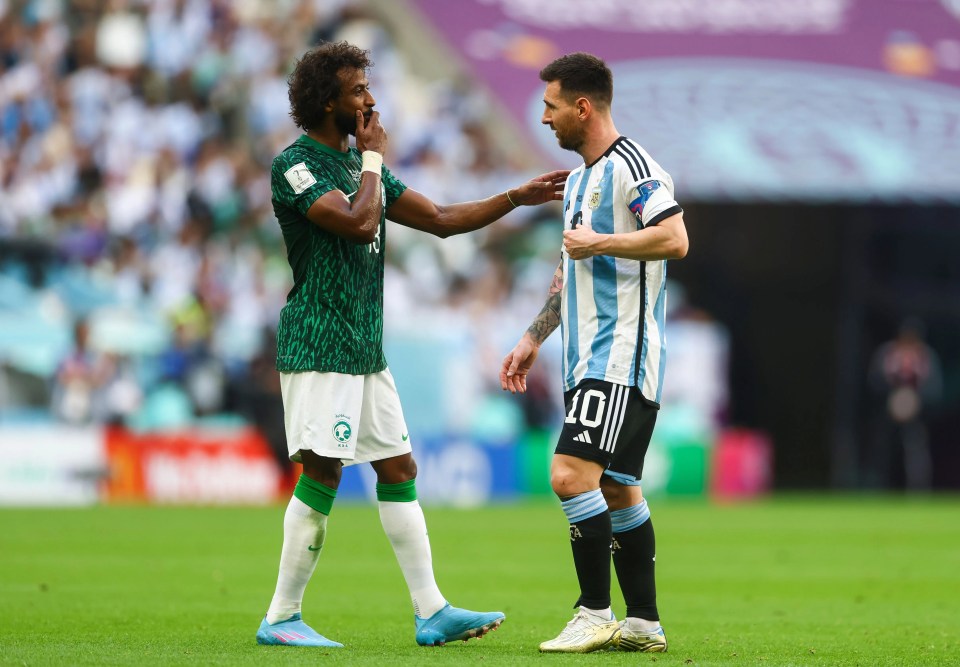 Al-Shahrani chats with Lionel Messi