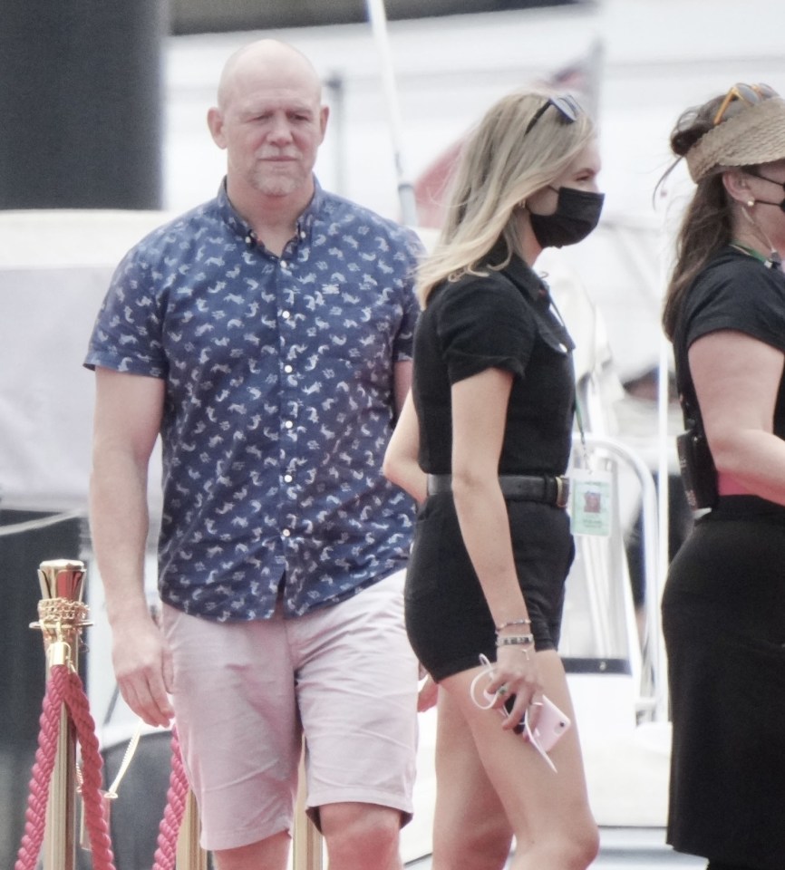 Mike was seen approaching the blonde crew member from behind