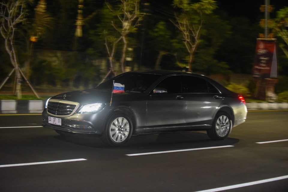 A car carrying Sergei Lavrov drives through Bali