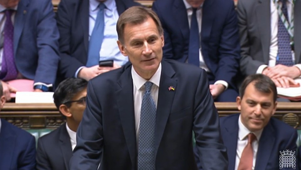 Jeremy Hunt delivers the Autumn Statement in the Commons chamber