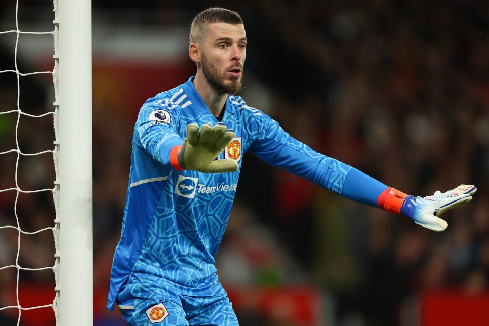 David De Gea is ready to take a wage cut so he can secure a new Man Utd contract