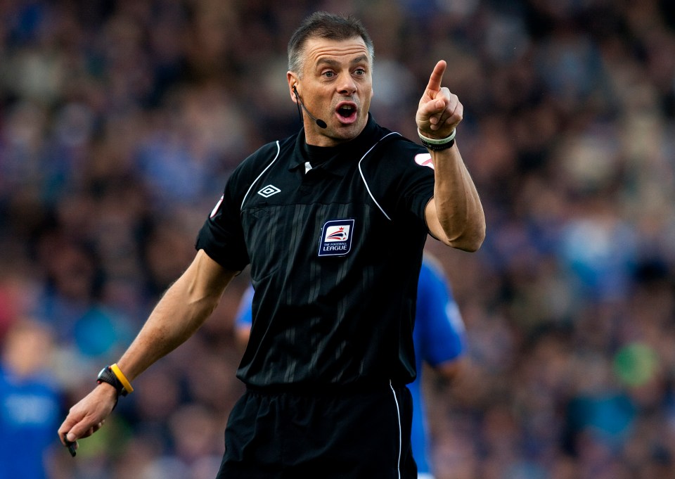 Ex-Premier League referee Mark Halsey writes exclusively to Sun Sport