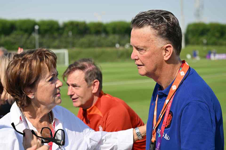 Louis van Gaal asked his wife Truss if she wants to go to his hotel room to get laid