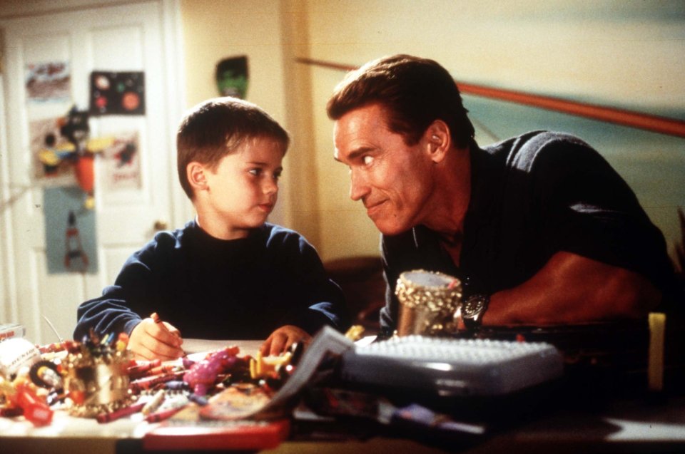 Jake Lloyd in Jingle All The Way with Arnold Schwarzenegger