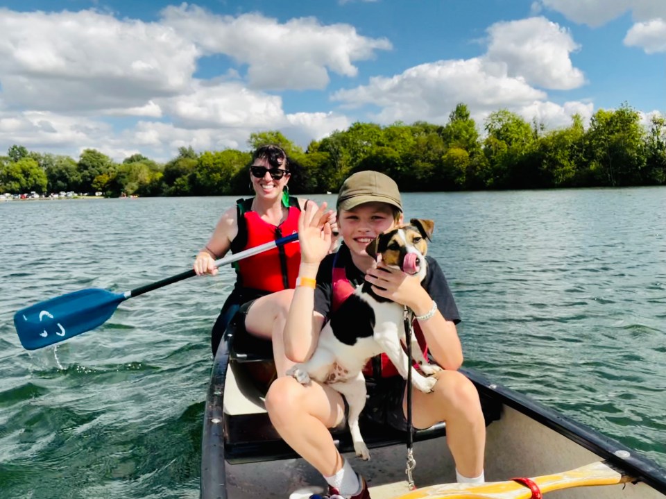 Don’t Miss Go canoeing at South Cerney Outdoor in the Cotswolds Water Park