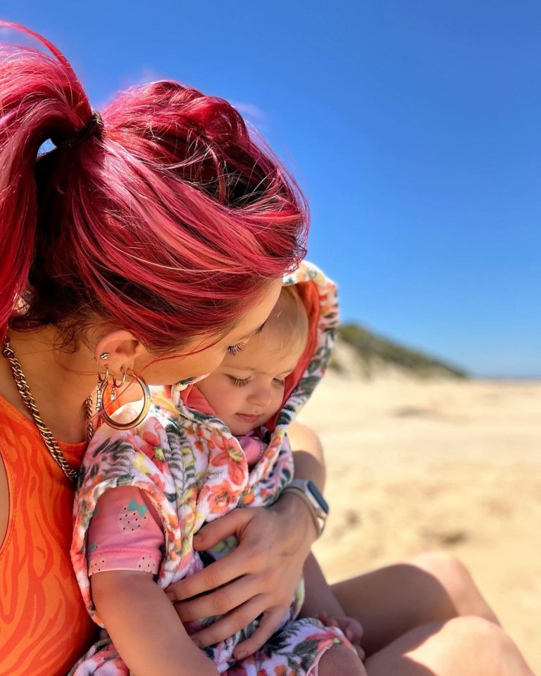 The TV star cuddled up to her niece