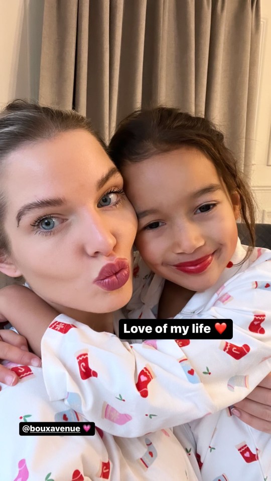 Helen and her mini-me daughter pose in their make up