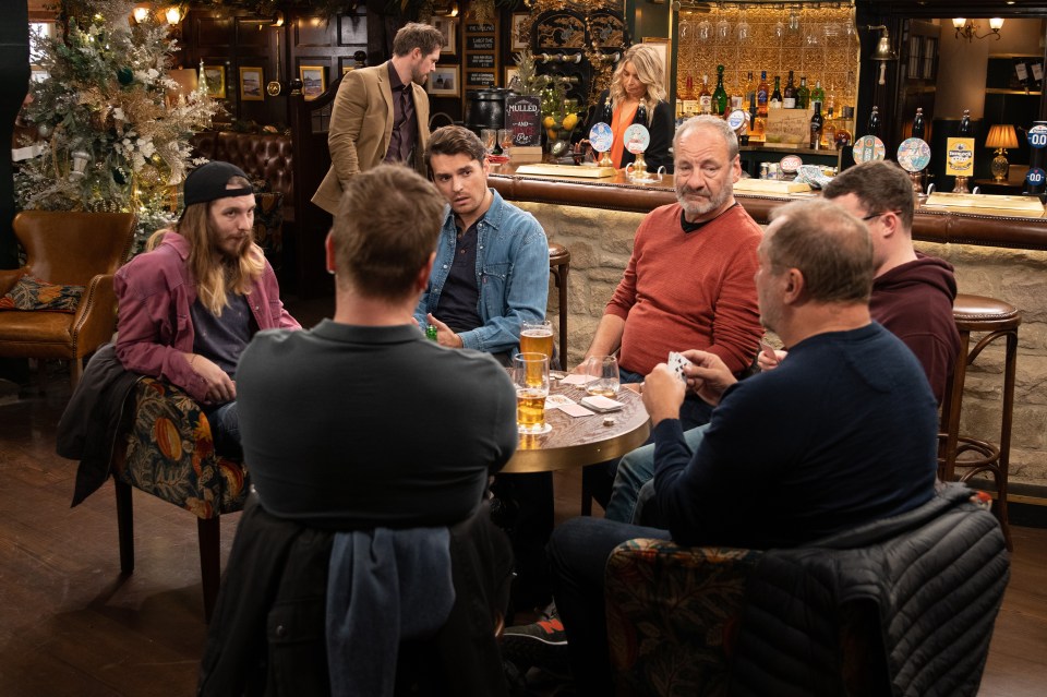 Darren notices a poker game going on in The Woolpack – will he get involved?