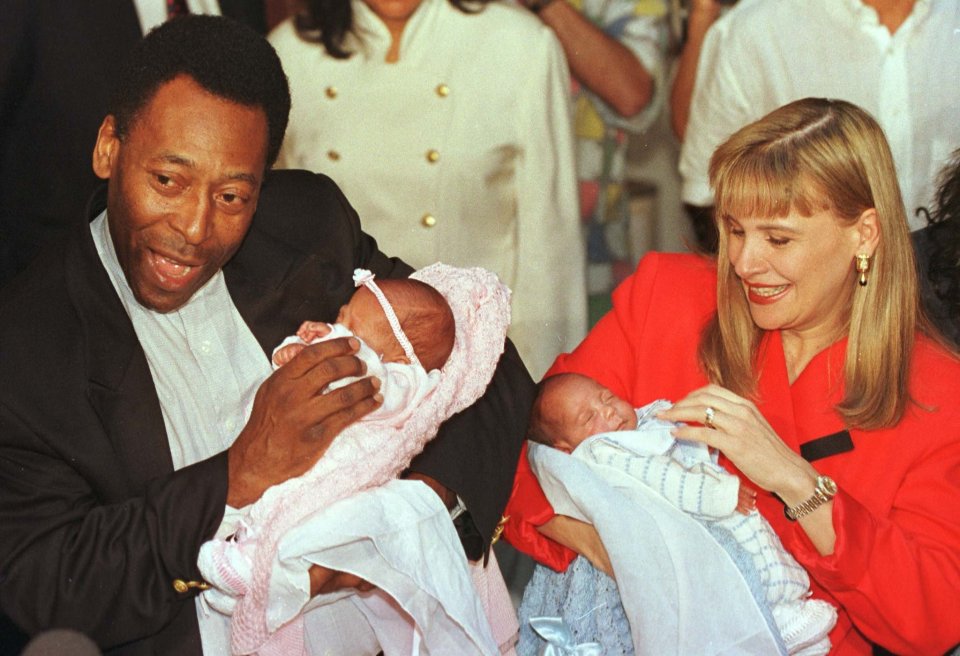 Pele had twins with ex-wife Assaria