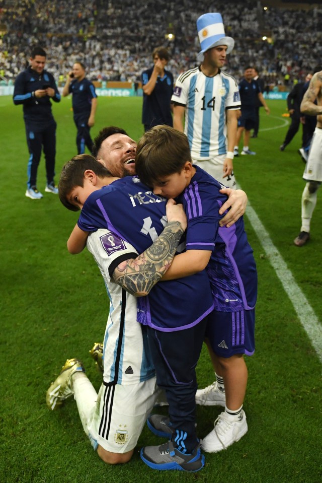 Messi hugged his sons after clinching the trophy