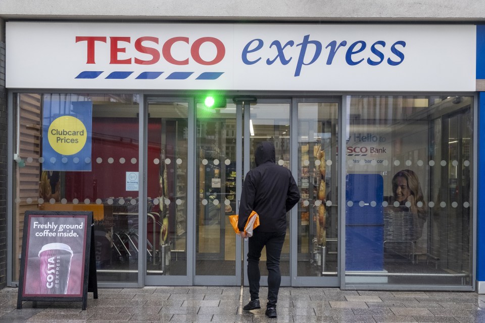 An ex-Tesco employee has revealed the things they hate about the job and what they wish they could say to customers