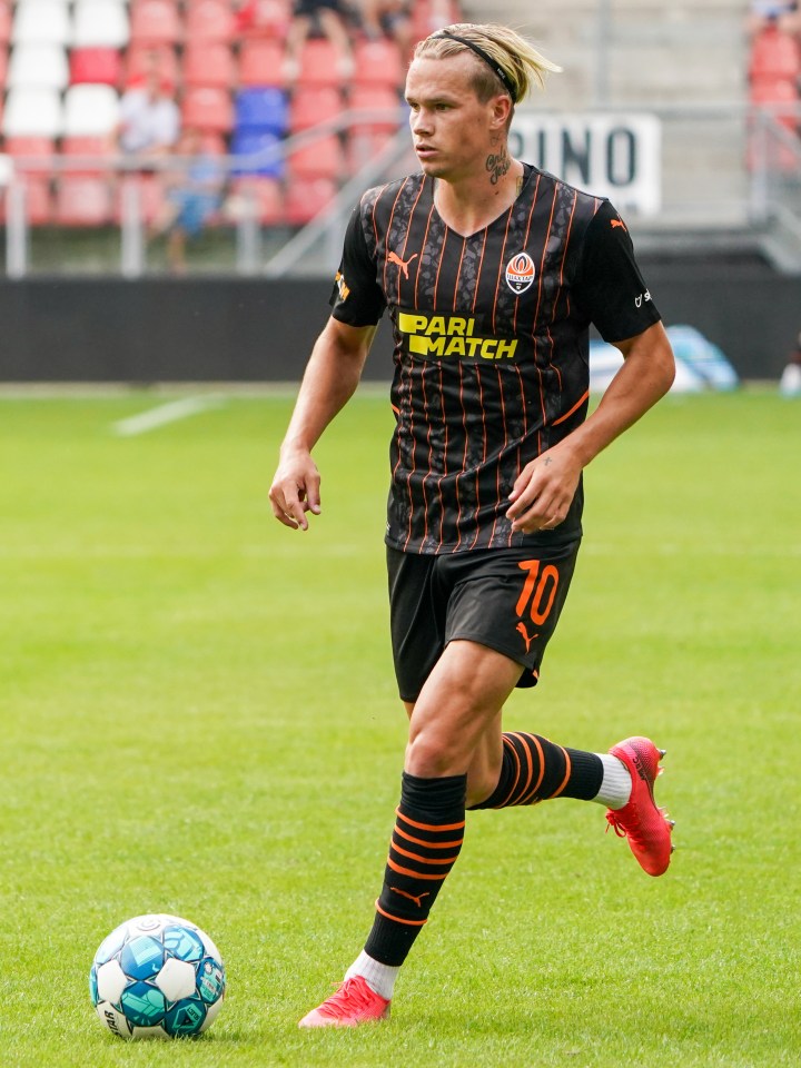 Shakhtar Donetsk revealed talks are ongoing with Arsenal for Mykhaylo Mudryk