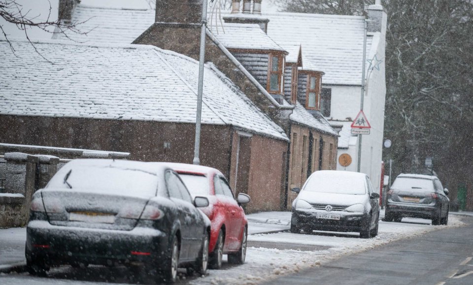 Cars in Lumsden, Aberdeenshire, were covered with a sprinkling of snow this morning