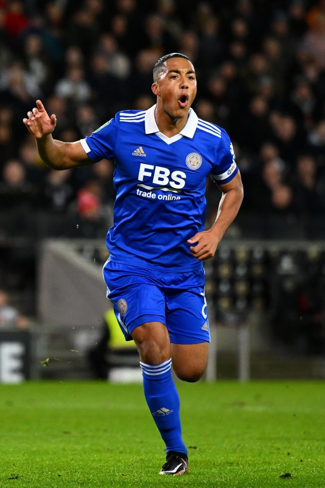 Arsenal want to sign Youri Tielemans on a free transfer next summer