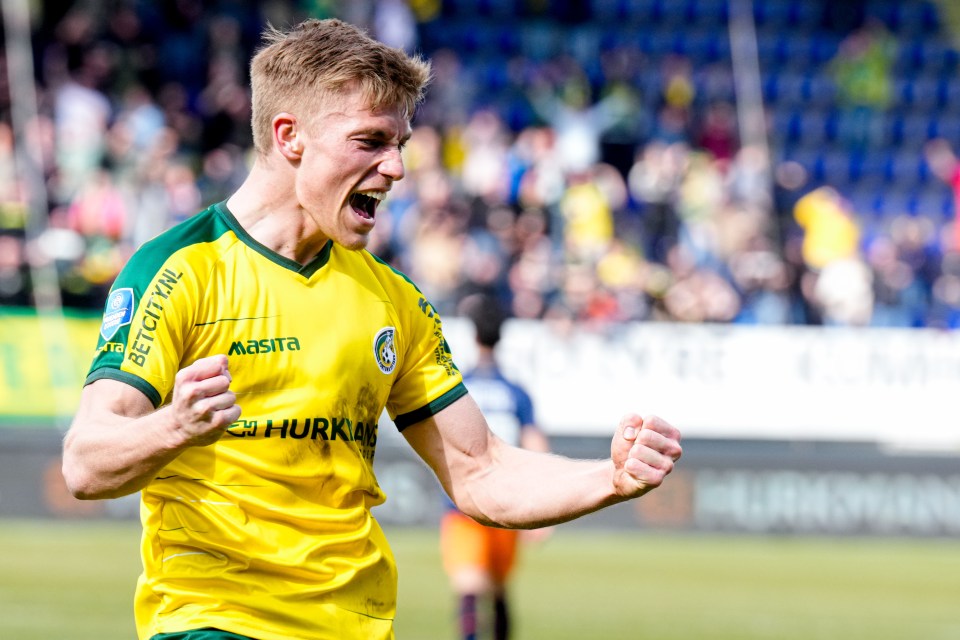 He was a fan favourite at Dutch side Fortuna Sittard before moving to Millwall in the summer