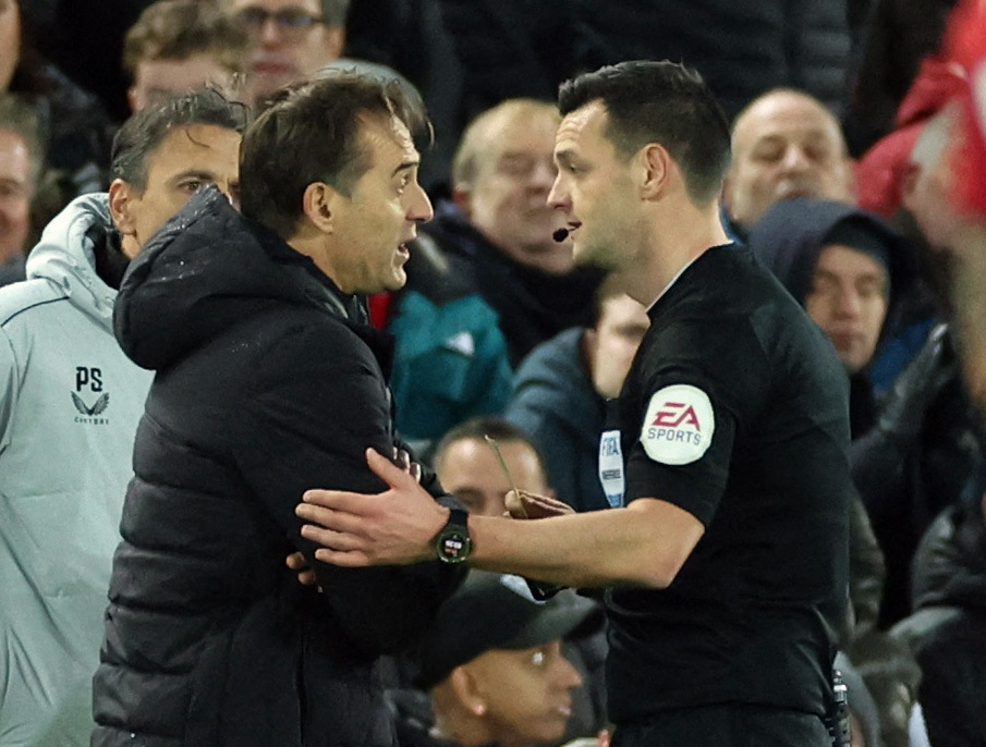 Julen Lopetegui let rip at referee Andrew Madley for the decision