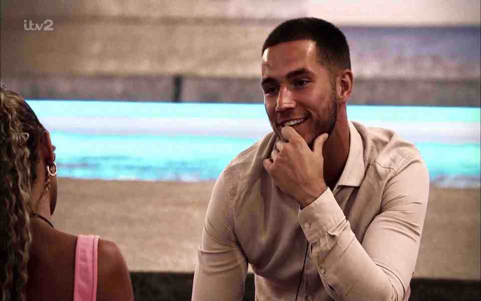 Love Island fans have been left less than impressed with Ron Hall