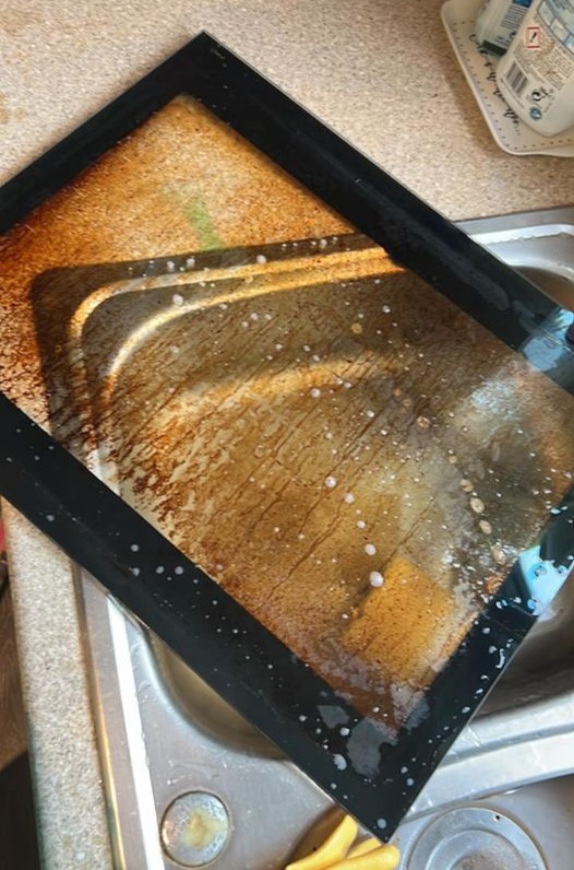 One fan took to Facebook seeking hacks to make her oven door sparkle like new