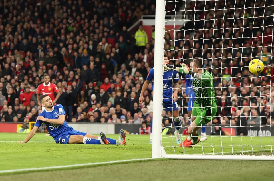 The Toffees defender then put through his own net to hand the victory to Utd