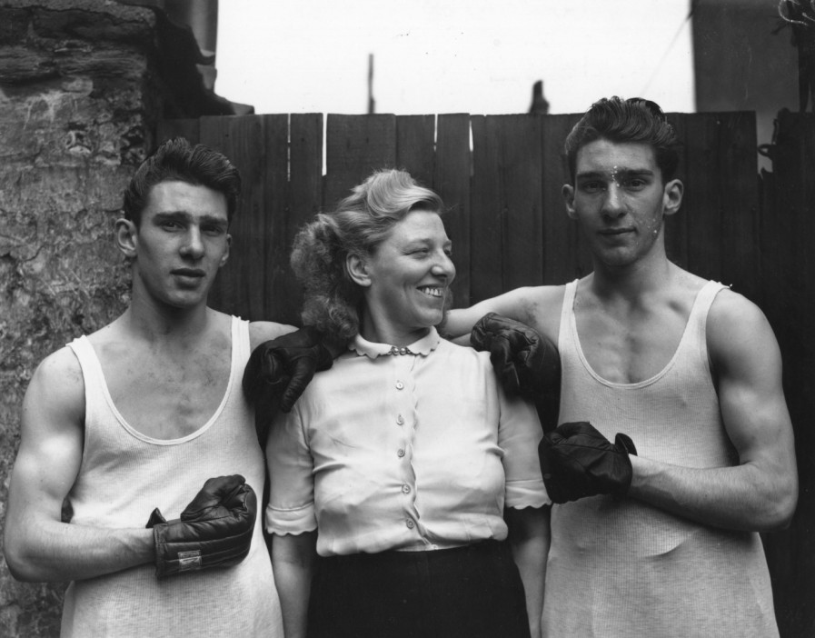 Amateur boxers Reggie (left) and Ronnie Kray with their mother Violet Kray