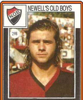 Playing his trade at Newell’s, this top manager had slick hair