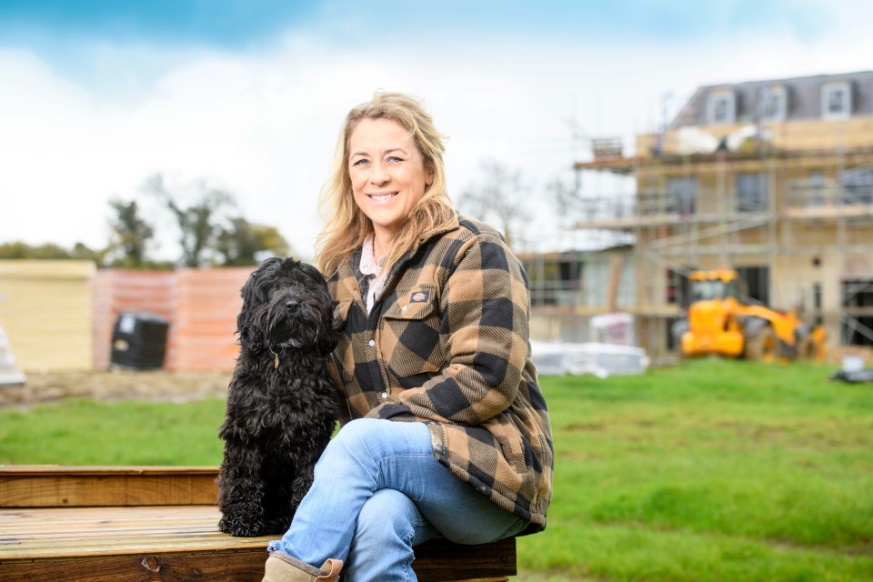 Sarah Beeny is rowing with her neighbours over a lake at her £3million home