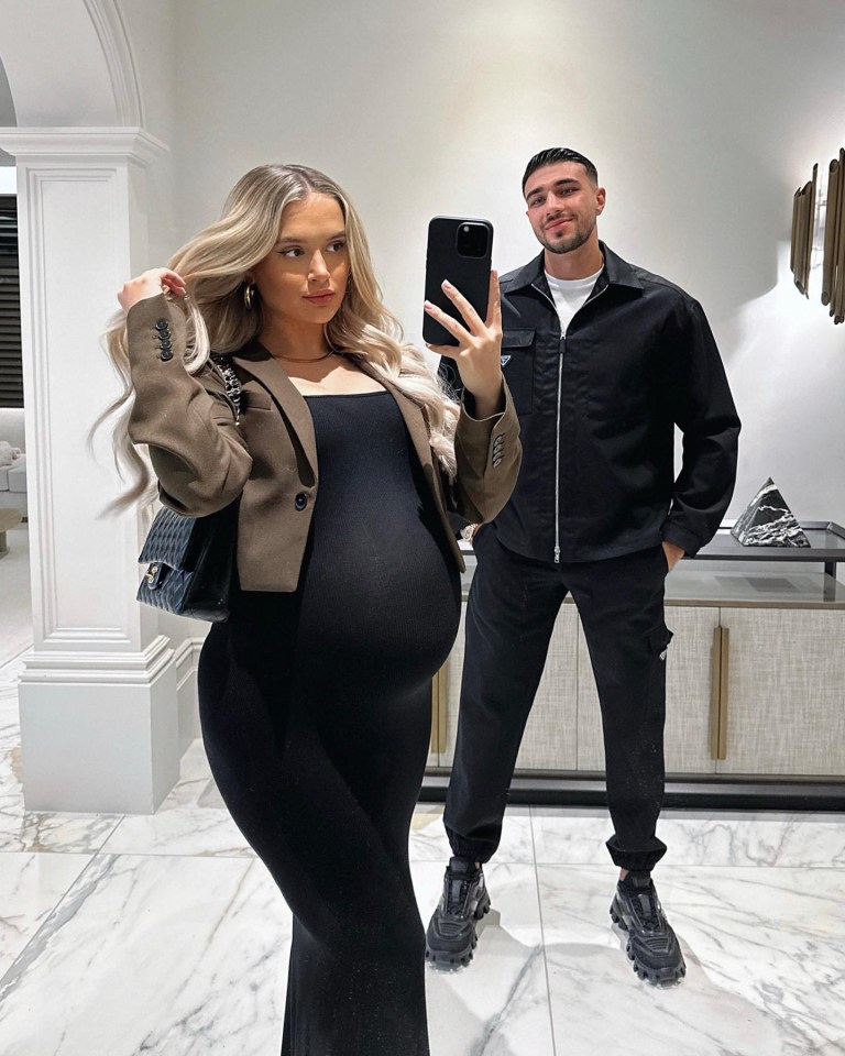 Molly-Mae and Tommy Fury posed for a cute couples selfie on New Years Eve